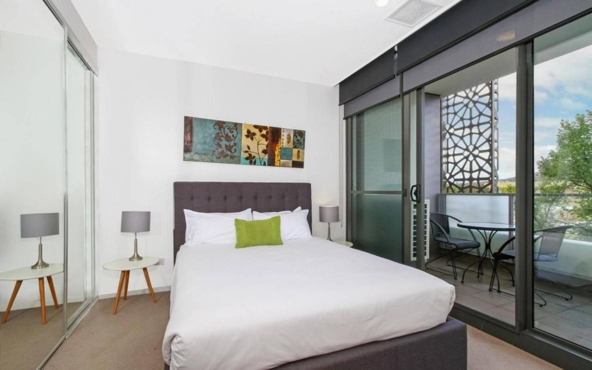 Iq Smart Apartments 704 Braddon Act Canberra Exterior photo